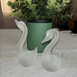 Elegant Frosted Glass Swan Figurines